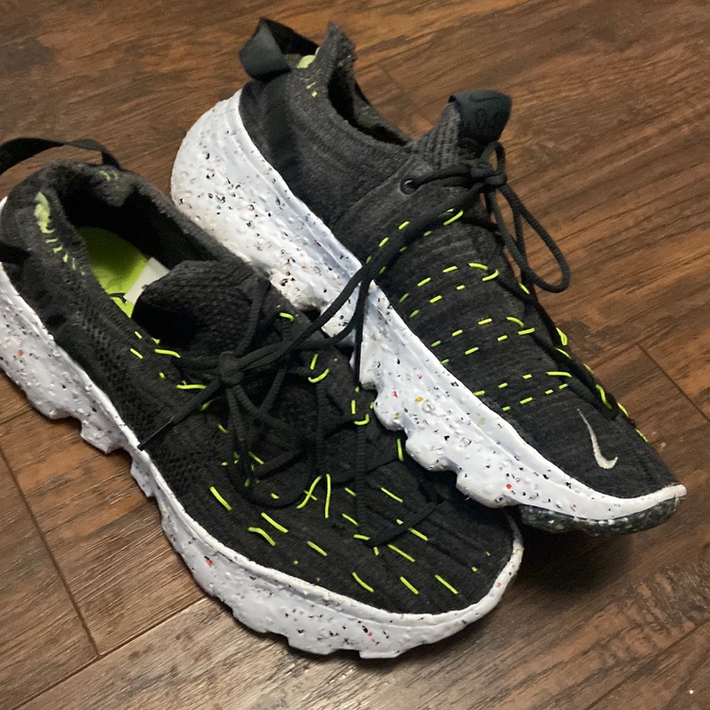 Men’s Nike space hippie 4